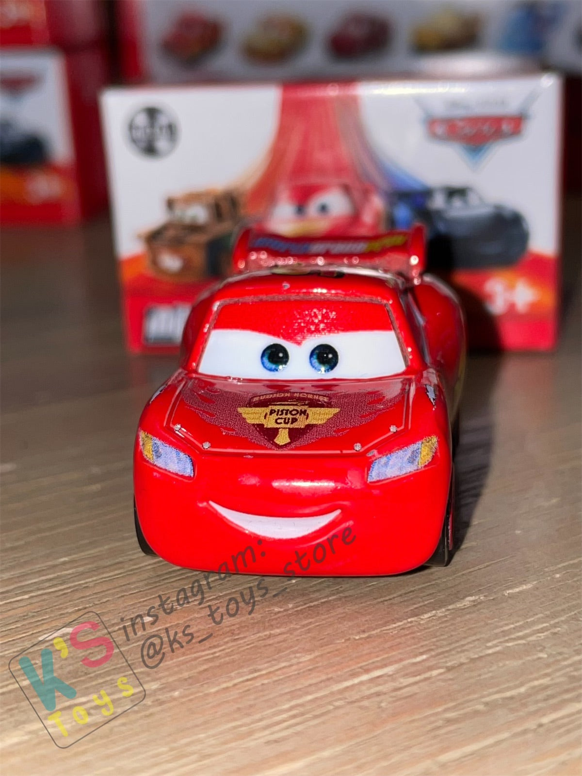 Mini Racers Pixar Disney Cars, 2022 Series 1 #03 WGP LIGHTNING MCQUEEN CARS 2