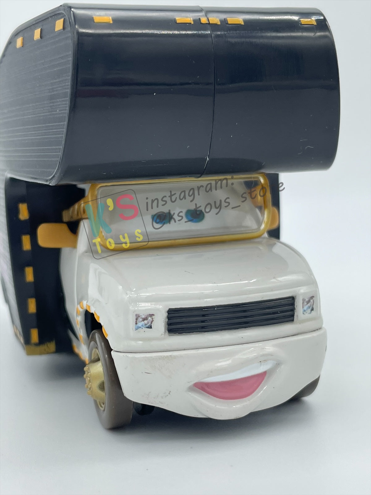 PRE-OWNED / LOOSE DISNEY PIXAR CARS - "ELVIS RV" CARS 1 PISTON CUP SERIES - NEAR MINT CONDITION - READ DESCRIPTION!!!!!!!!!!