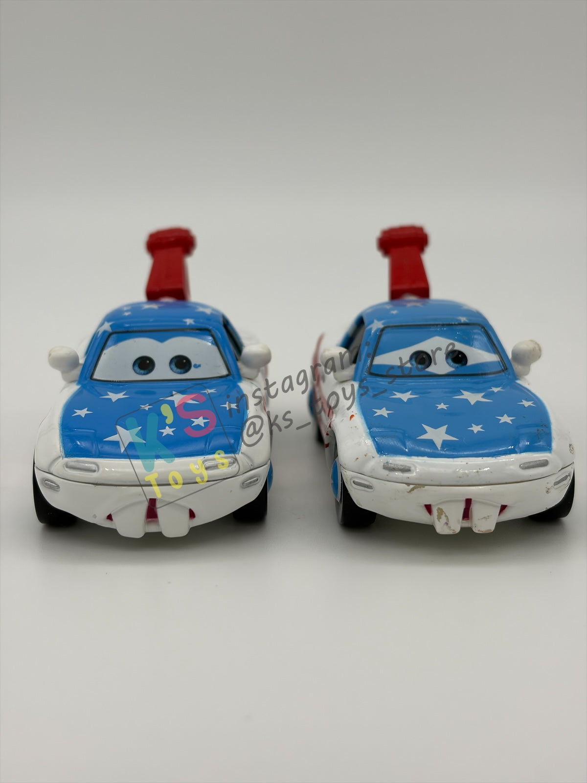PRE-OWNED / LOOSE DISNEY PIXAR CARS - "MIA & TIA MATER FANS" - MATER THE GREATER SERIES - GOOD CONDITION