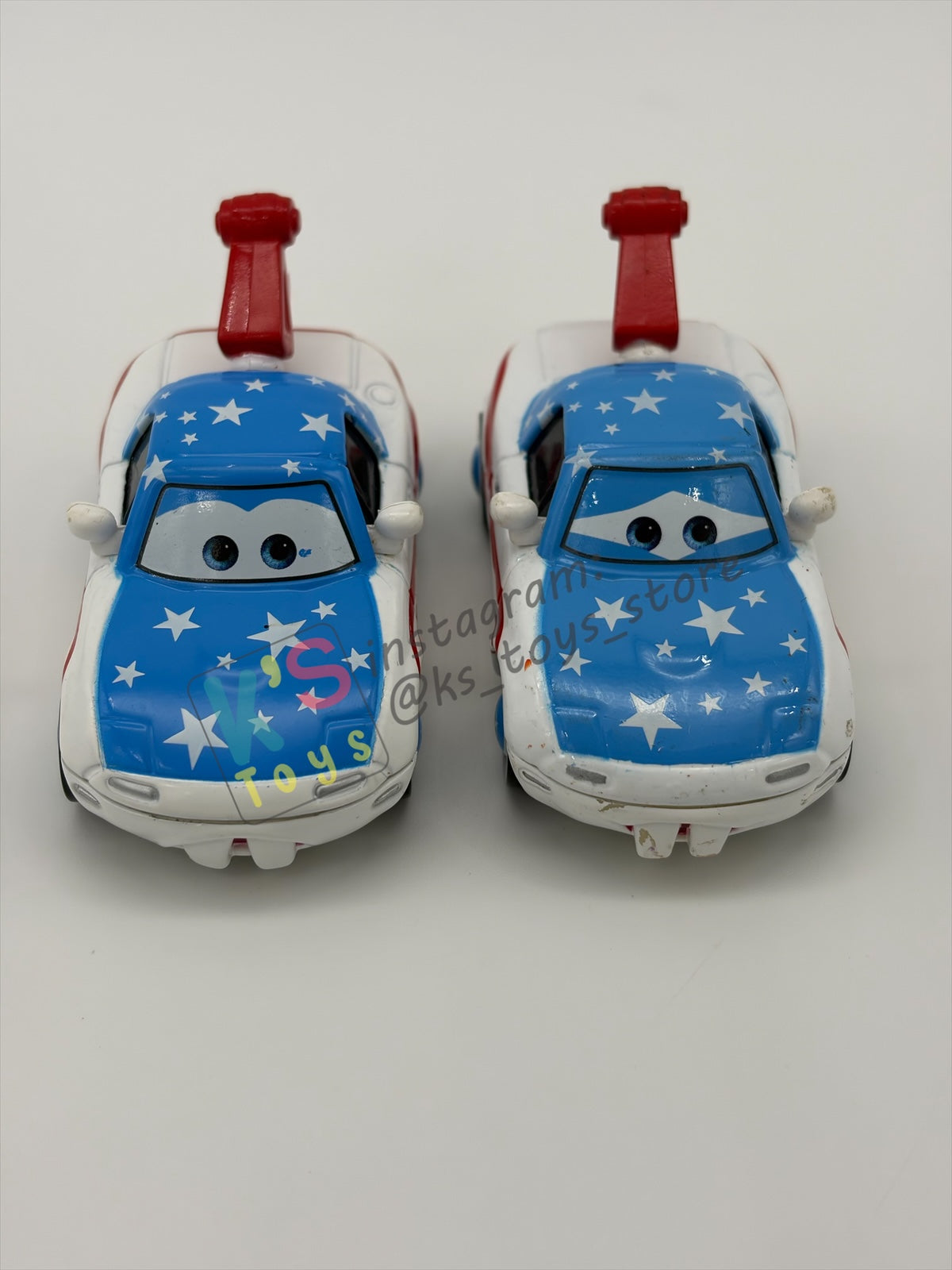 PRE-OWNED / LOOSE DISNEY PIXAR CARS - "MIA & TIA MATER FANS" - MATER THE GREATER SERIES - GOOD CONDITION
