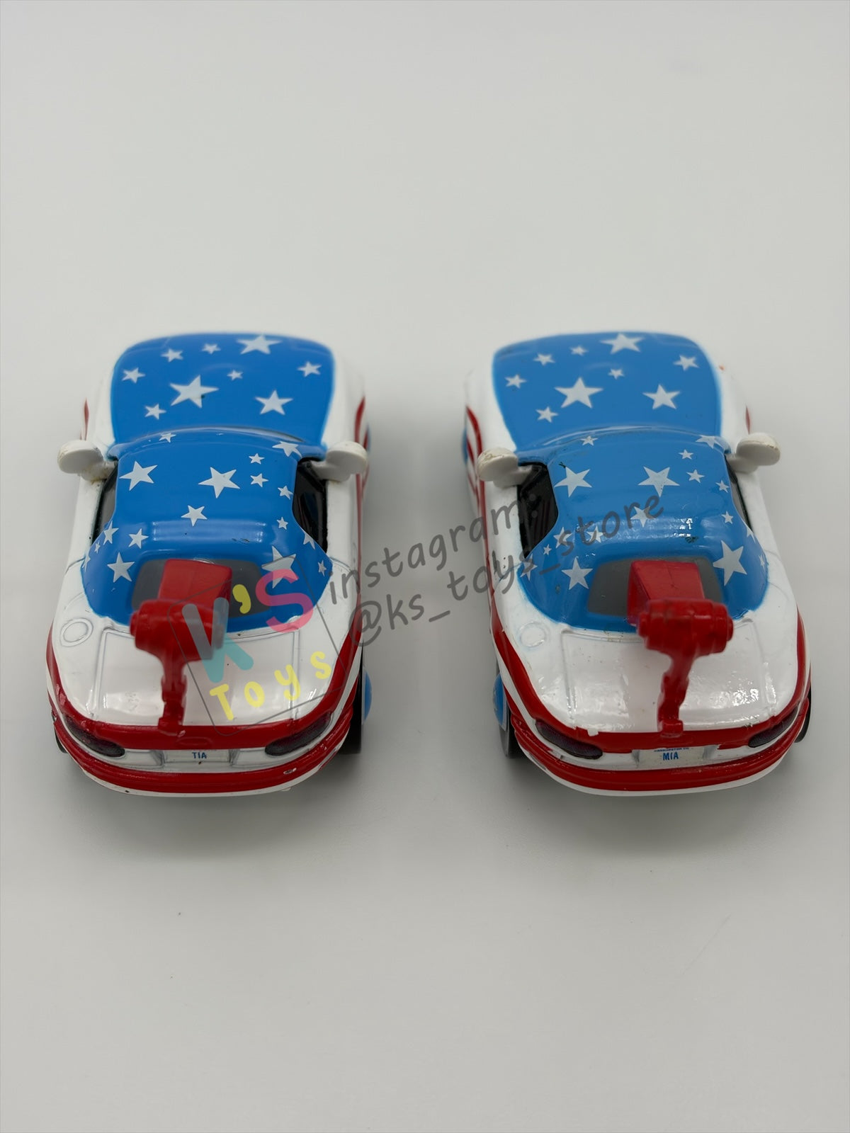 PRE-OWNED / LOOSE DISNEY PIXAR CARS - "MIA & TIA MATER FANS" - MATER THE GREATER SERIES - GOOD CONDITION