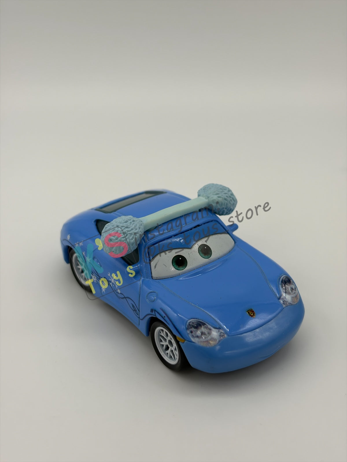 PRE-OWNED / LOOSE DISNEY PIXAR CARS - "SNOW DAY SALLY" - MATER SAVES CHRISTMAS - GOOD CONDITION
