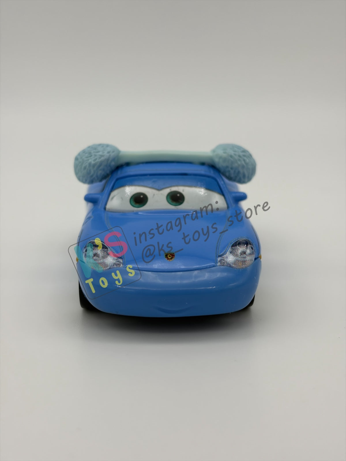 PRE-OWNED / LOOSE DISNEY PIXAR CARS - "SNOW DAY SALLY" - MATER SAVES CHRISTMAS - GOOD CONDITION