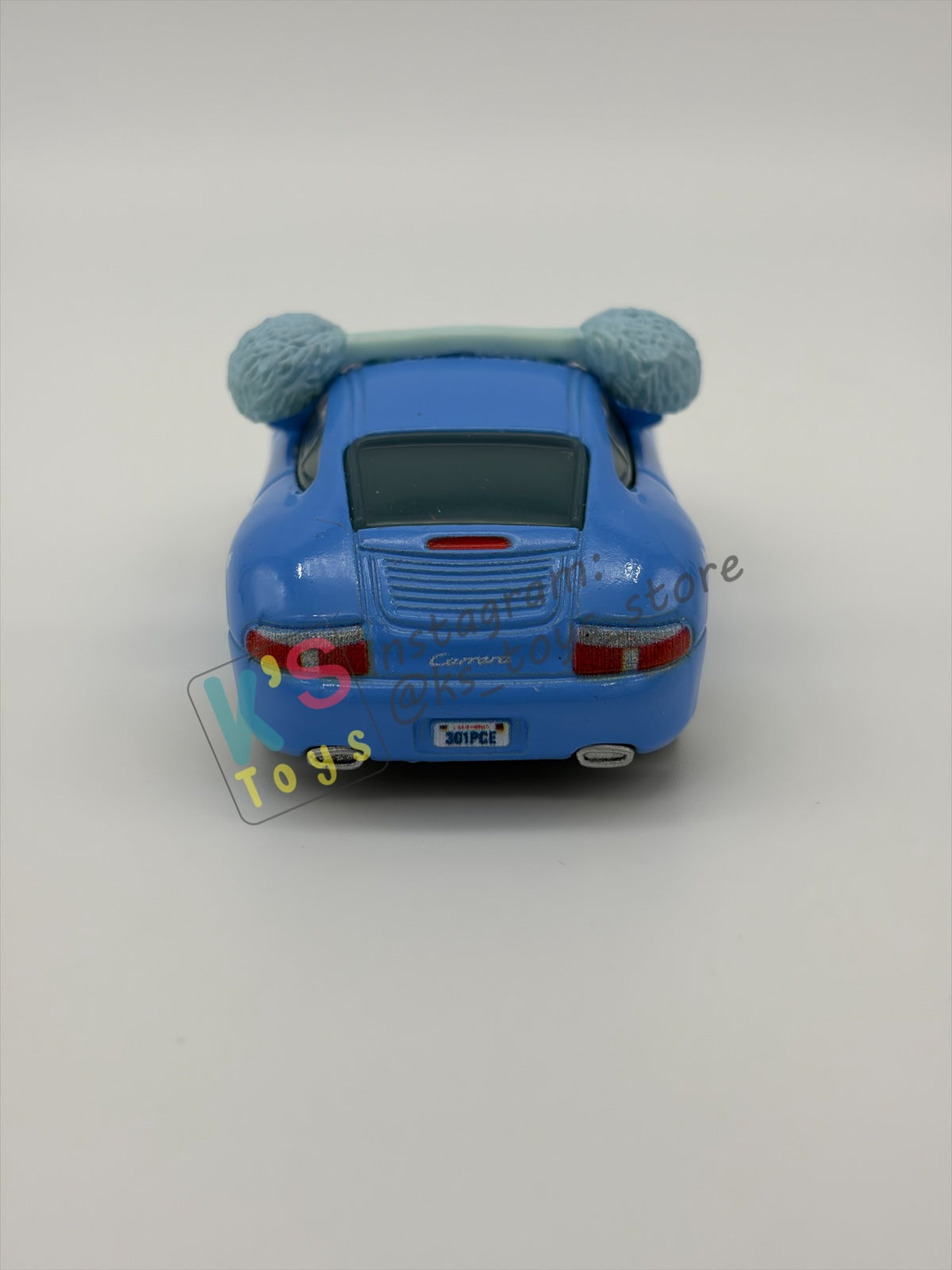 PRE-OWNED / LOOSE DISNEY PIXAR CARS - "SNOW DAY SALLY" - MATER SAVES CHRISTMAS - GOOD CONDITION