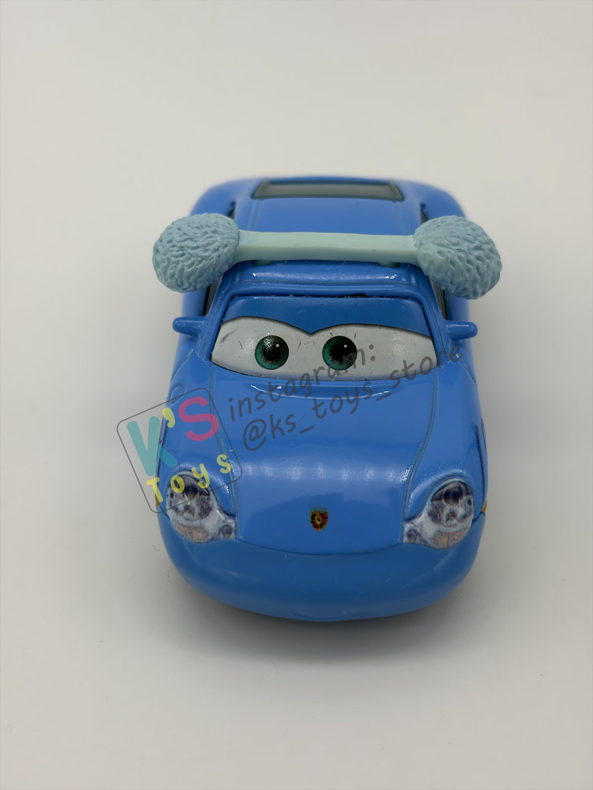 PRE-OWNED / LOOSE DISNEY PIXAR CARS - "SNOW DAY SALLY" - MATER SAVES CHRISTMAS - GOOD CONDITION