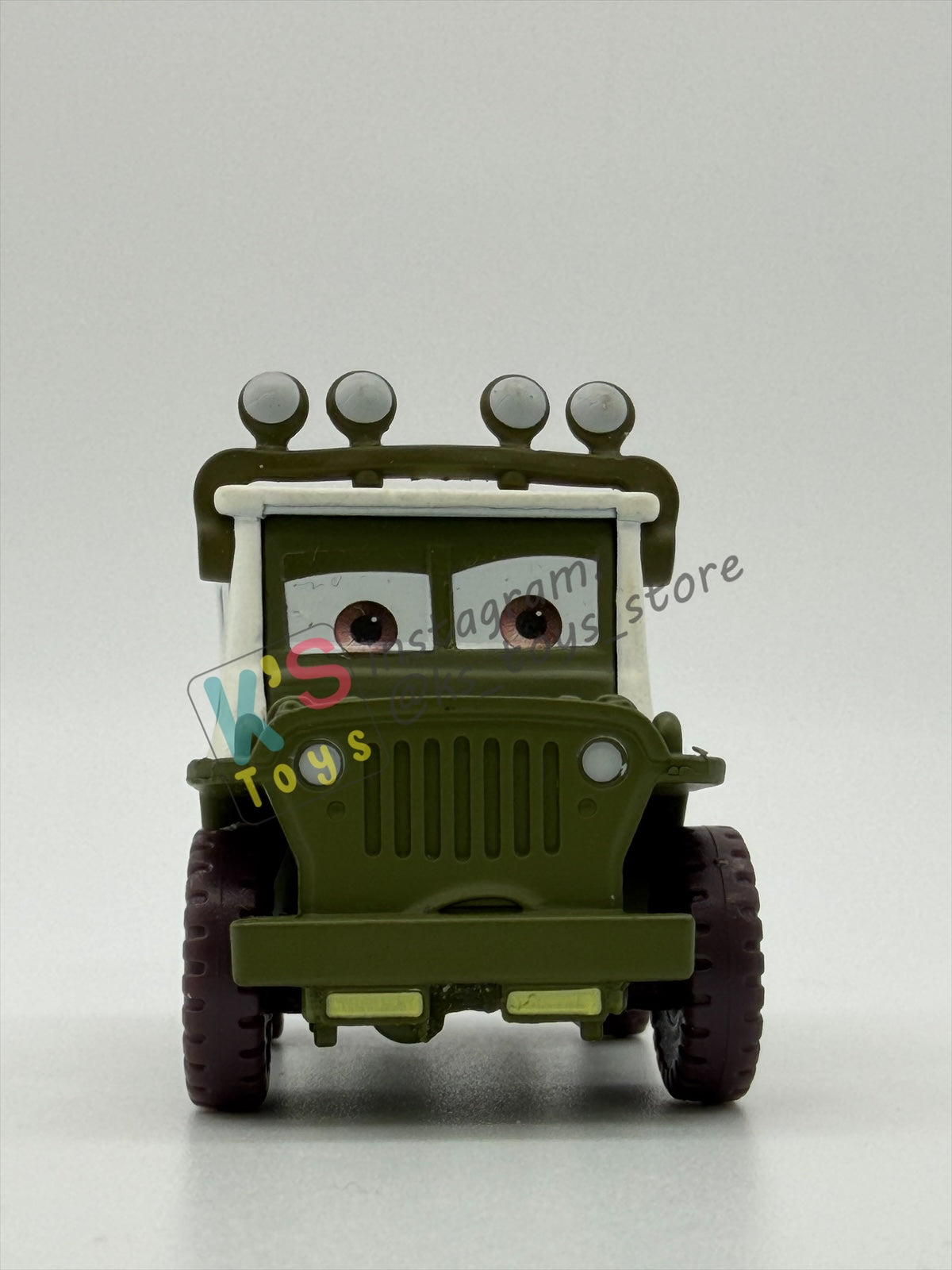 PRE-OWNED / LOOSE DISNEY PIXAR CARS - "SARGE WITH ROOF LIGHTS" - MATER SAVES CHRISTMAS - GOOD CONDITION