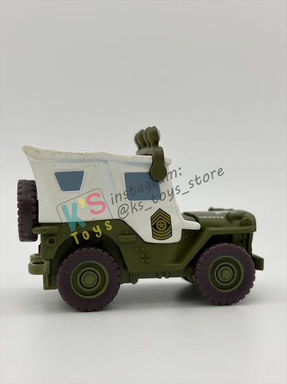 PRE-OWNED / LOOSE DISNEY PIXAR CARS - "SARGE WITH ROOF LIGHTS" - MATER SAVES CHRISTMAS - GOOD CONDITION