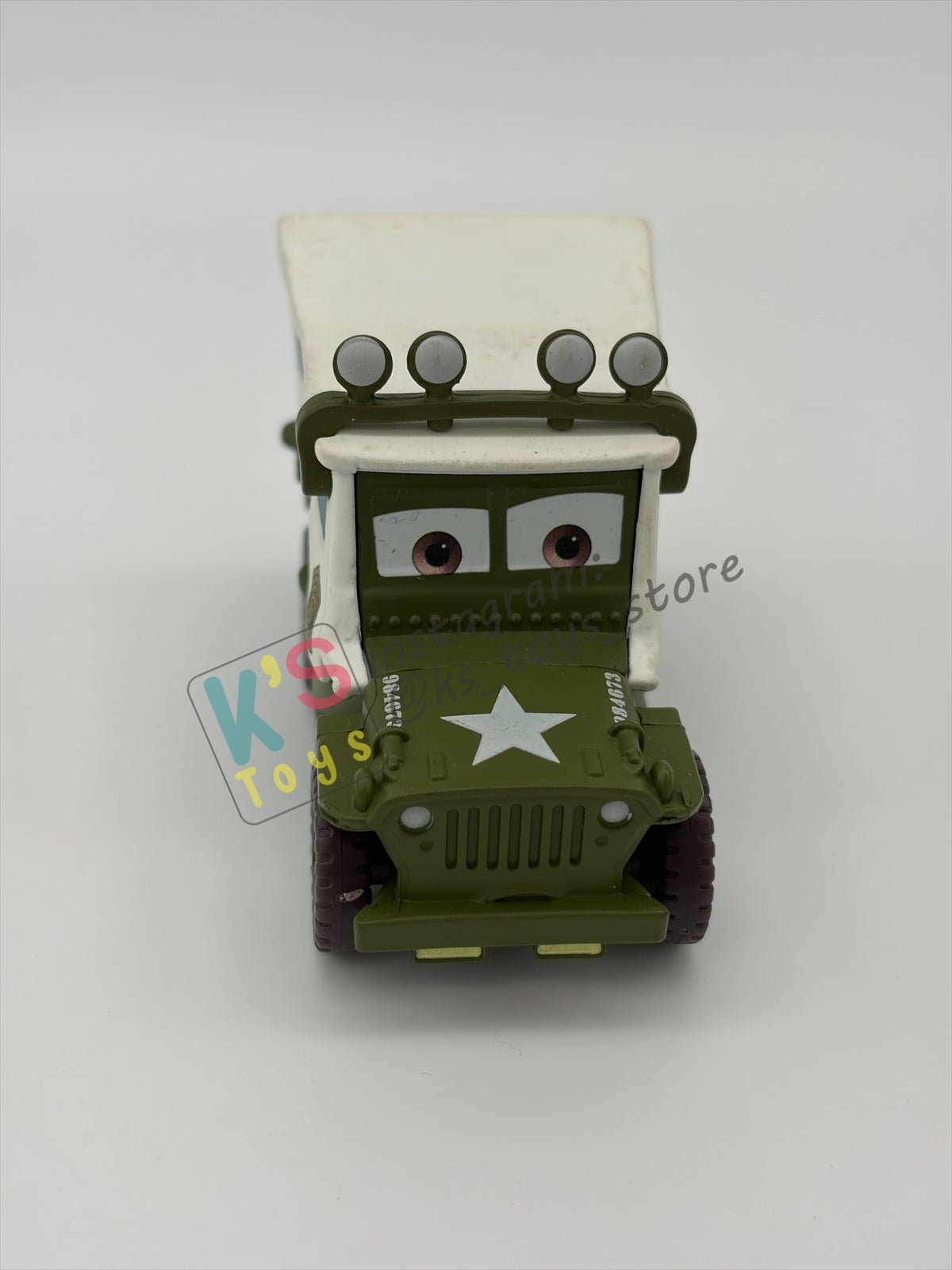 PRE-OWNED / LOOSE DISNEY PIXAR CARS - "SARGE WITH ROOF LIGHTS" - MATER SAVES CHRISTMAS - GOOD CONDITION