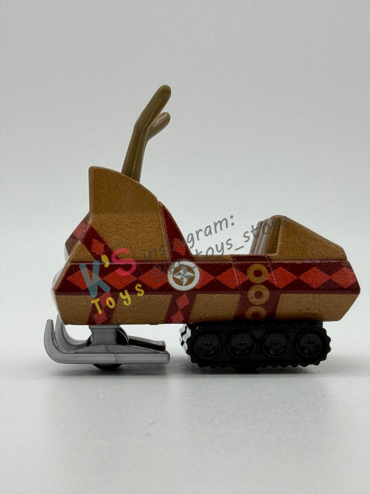 PRE-OWNED / LOOSE DISNEY PIXAR CARS - "SNOWMOBILE" - MATER SAVES CHRISTMAS - NEAR MINT CONDITION