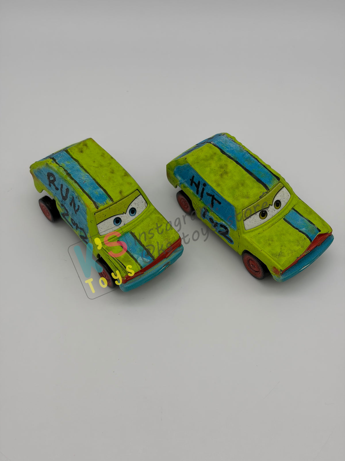 PRE-OWNED / LOOSE DISNEY PIXAR CARS BY MATTEL - "HIT AND RUN" THUNDER HOLLOWS SERIES - IN GOOD CONDITION
