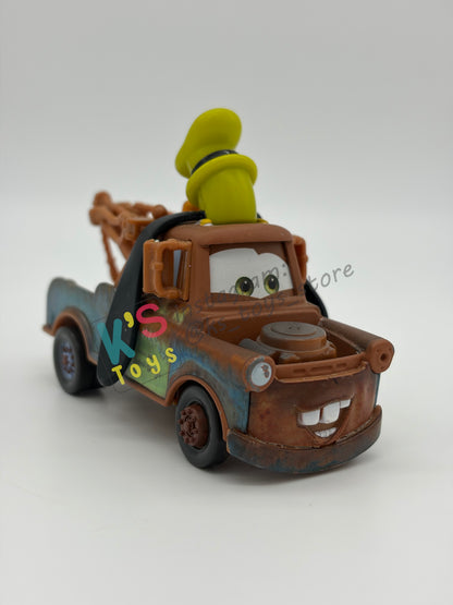 PRE-OWNED / LOOSE DISNEY PIXAR CARS - "GOOFY MATER" EXCLUSIVE DISNEY PARKS - NEAR MINT CONDITION