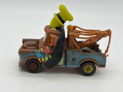 PRE-OWNED / LOOSE DISNEY PIXAR CARS - "GOOFY MATER" EXCLUSIVE DISNEY PARKS - NEAR MINT CONDITION