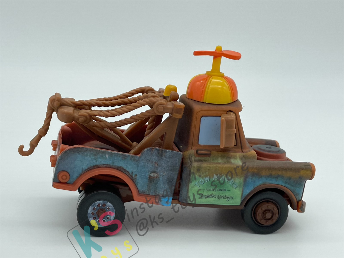 PRE-OWNED / LOOSE DISNEY PIXAR CARS - "BEANIE HAT MATER" MONSTER TRUCK MATER SERIES - DISPLAYED CONDITION