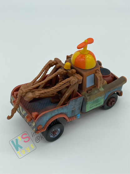 PRE-OWNED / LOOSE DISNEY PIXAR CARS - "BEANIE HAT MATER" MONSTER TRUCK MATER SERIES - DISPLAYED CONDITION