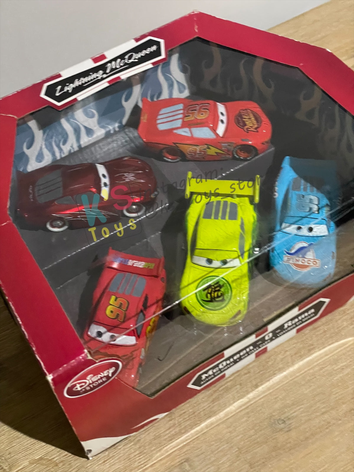 Disney Store Version of Disney Pixar Cars 1:43 - GIFT PACK "MCQUEEN O-RAMA 5-PACK GREEN TOKYO" - BNIP