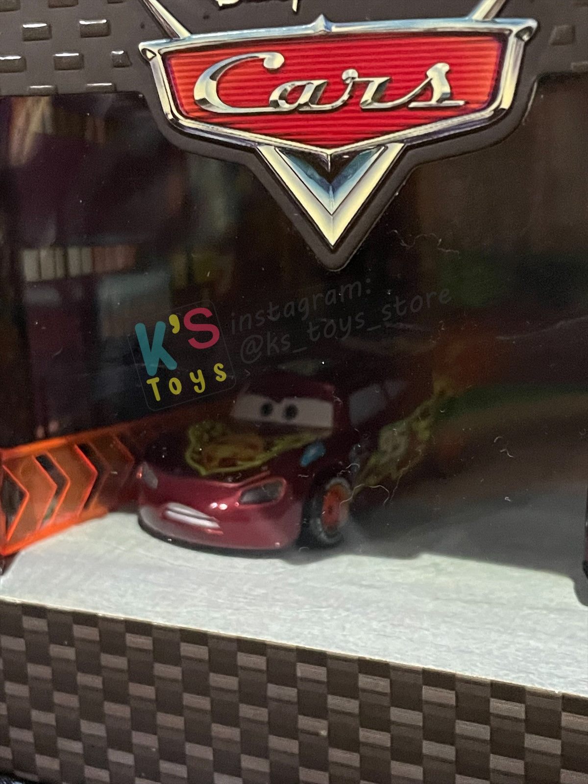 DISNEY PIXAR CARS BY MATTEL - EXCLUSIVE SDCC 2014 NEON RACER 2 PACK "NEON LIGHTNING MCQUEEN AND SHU TODOROKI" - BNIB