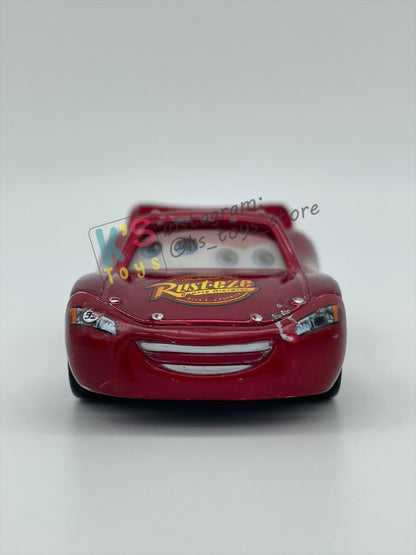 PRE-OWNED / LOOSE DISNEY PIXAR CARS BY MATTEL - "CRUISIN LIGHTNING MCQUEEN LENTICULAR EYES V2" - MY EYES CHANGES SERIES - PLAYED WITH CONDITION - READ DESCRIPTION!!!!!!!!!!!
