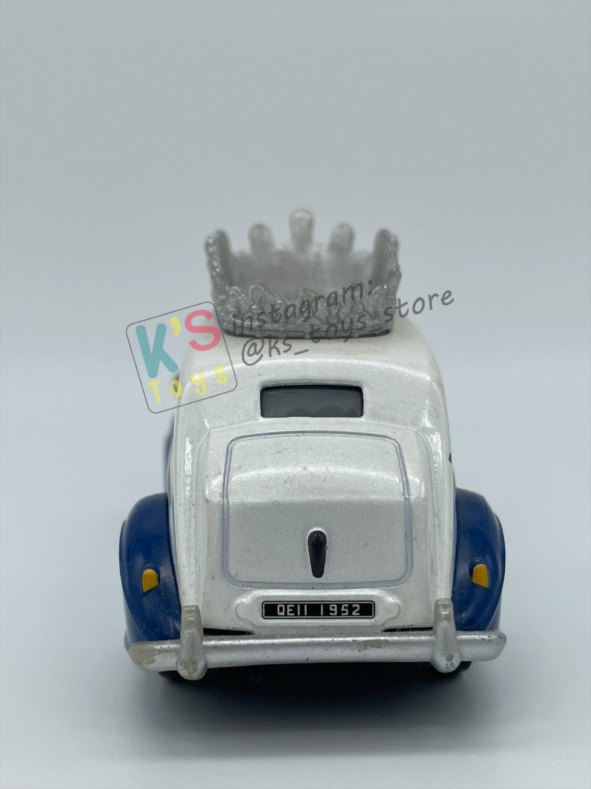 PRE-OWNED / LOOSE DISNEY PIXAR CARS - "THE QUEEN" CARS 2 SERIES - NEAR MINT CONDITION - READ DESCRIPTION!!!!!!!!!!