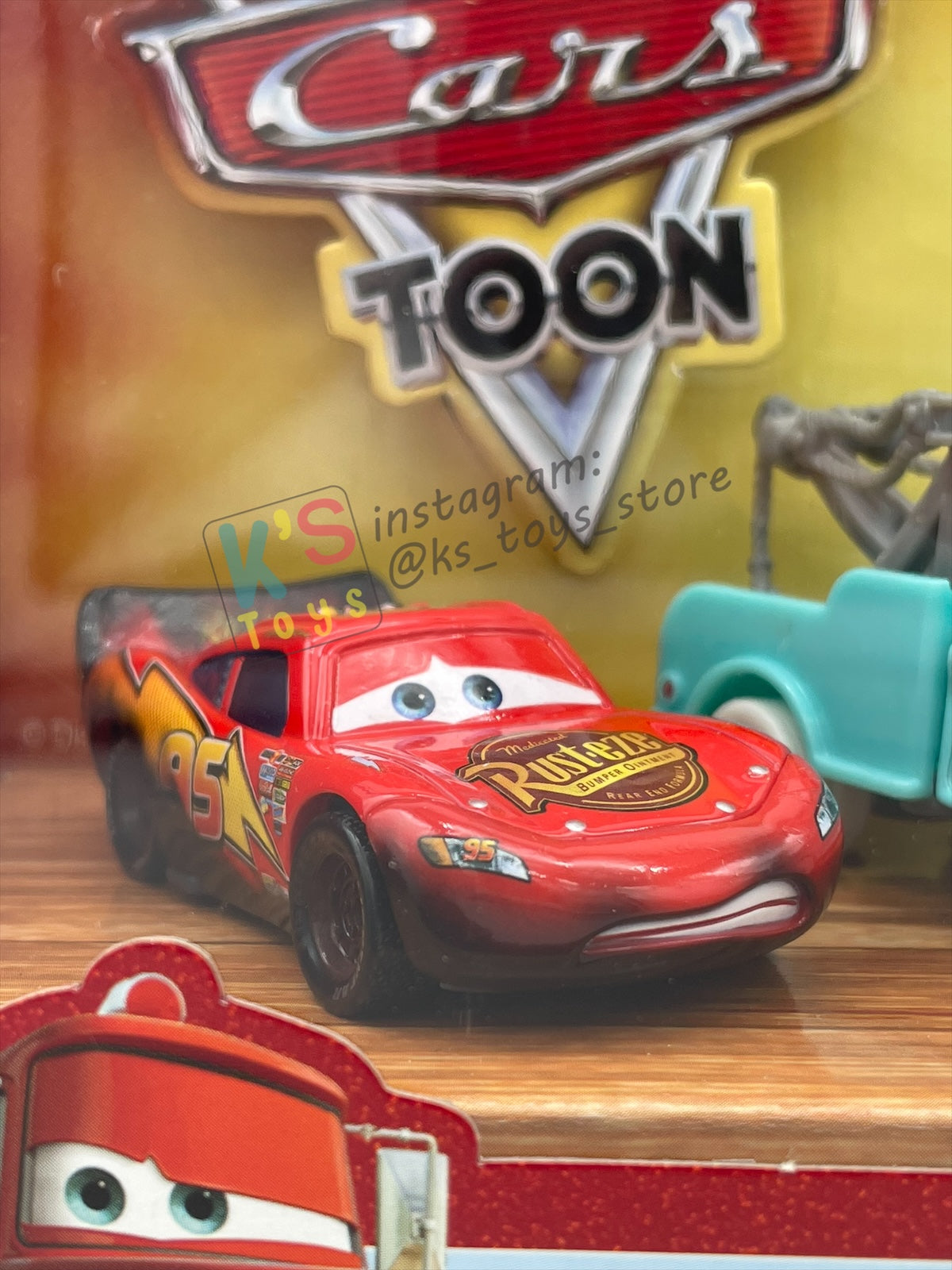 DISNEY PIXAR CARS 1:55 BY MATTEL - CARS TOON RESCUE SQUAD MATER 4-PACK GIFT SET "BURNT LIGHTNING MCQUEEN, DR MATER, NURSE MIA AND NURSE TIA" - BNIB
