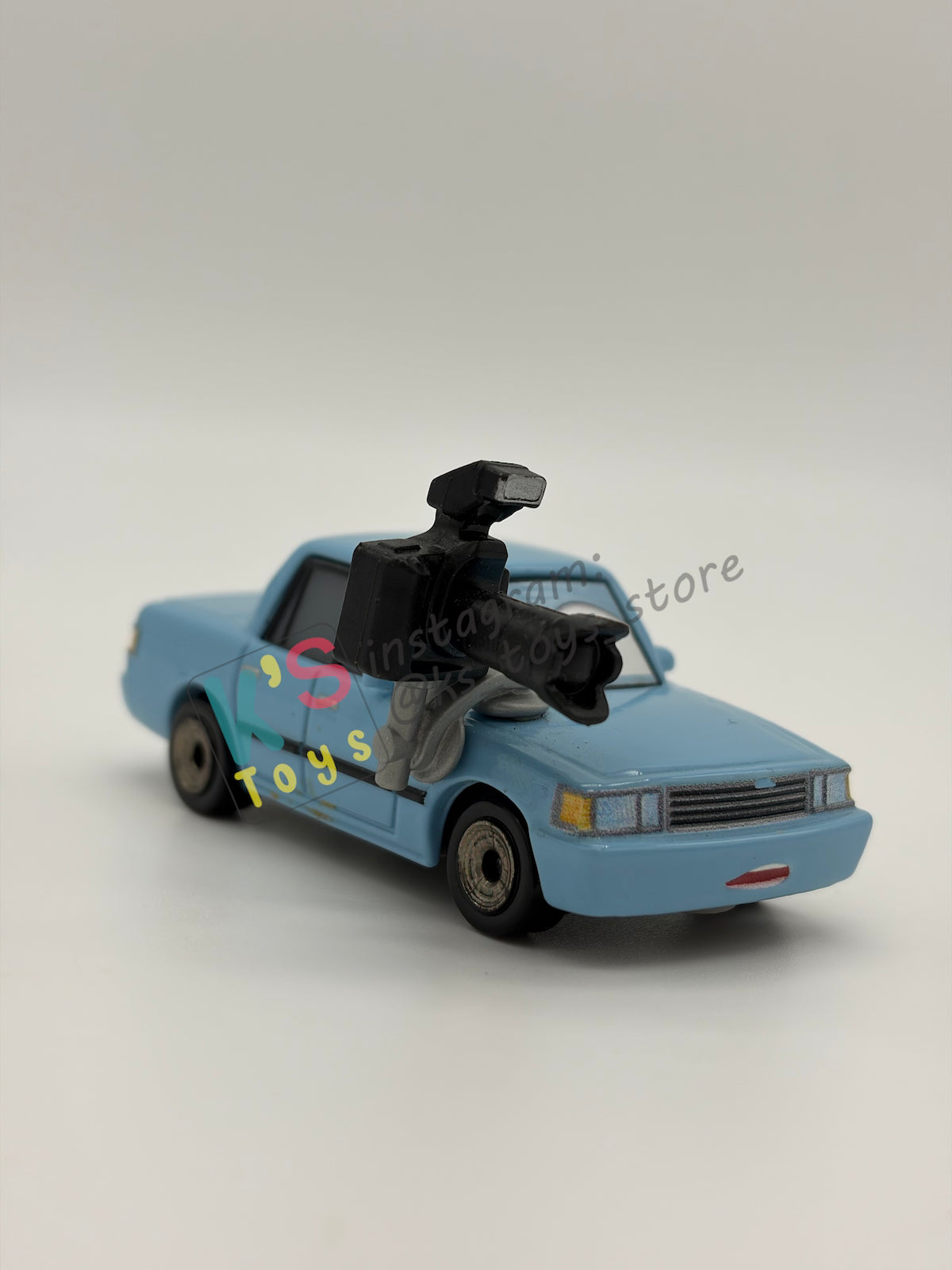 PRE-OWNED / LOOSE DISNEY PIXAR CARS - "DANA CRANKOFF" - NEAR MINT CONDITION