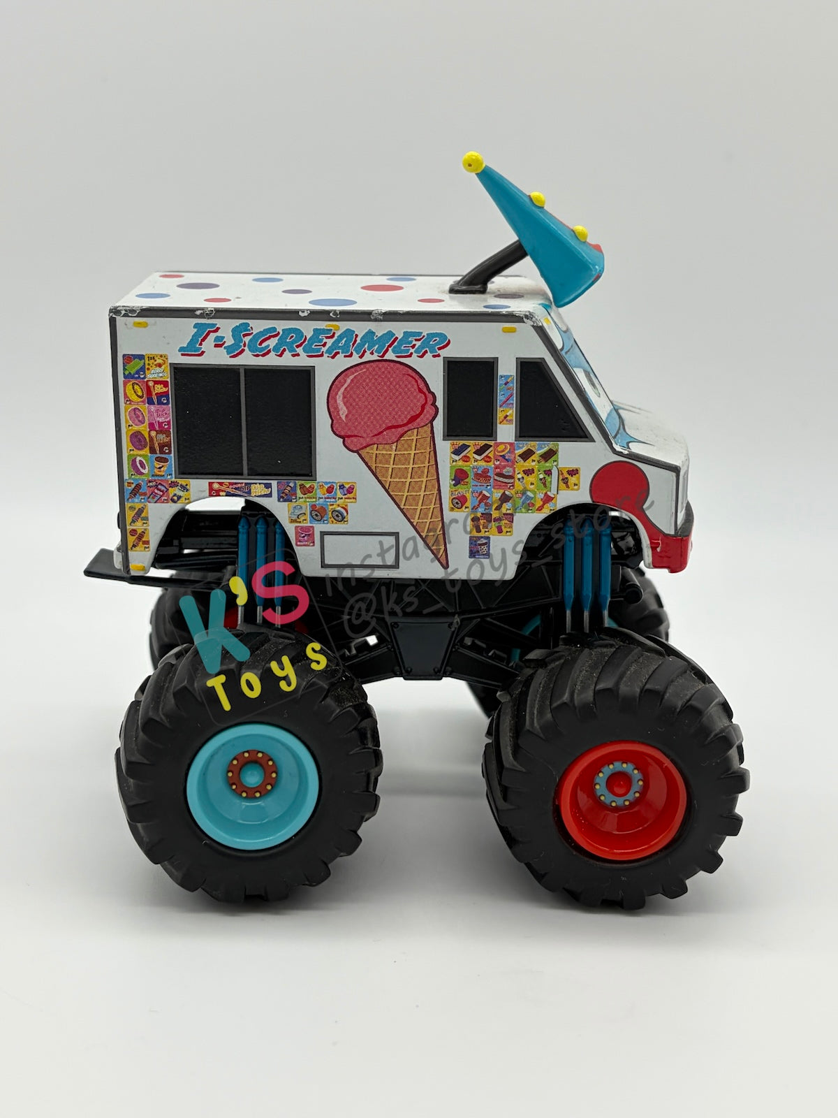 DISNEY STORE OF DISNEY PIXAR CARS 1:24 - I-SCREAMER - CARS 2 SERIES - PRE-OWNED IN GOOD CONDITION