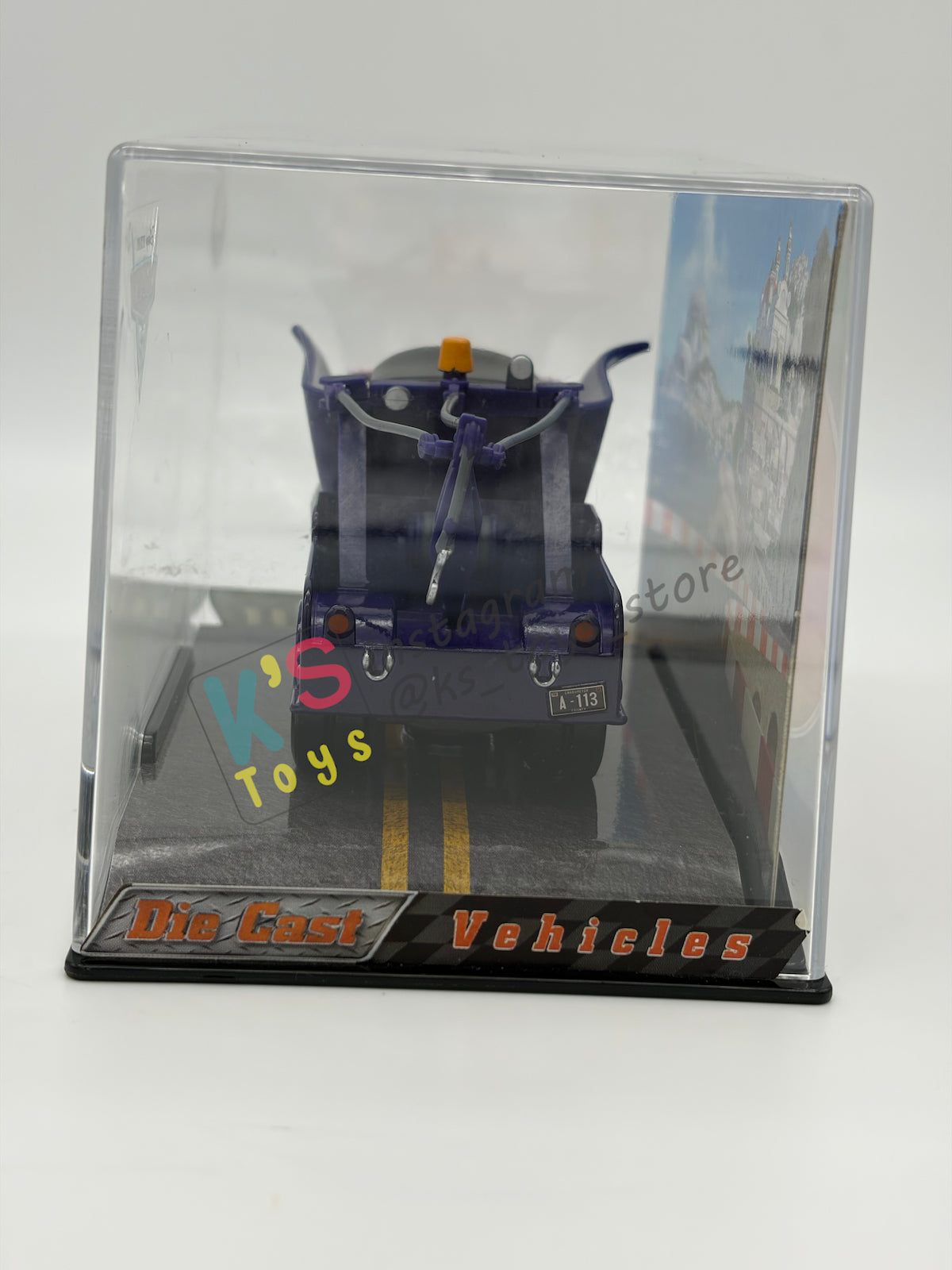 Disney Store Version of Disney Pixar Cars 1:43 - DRACULA MATER - BNIP