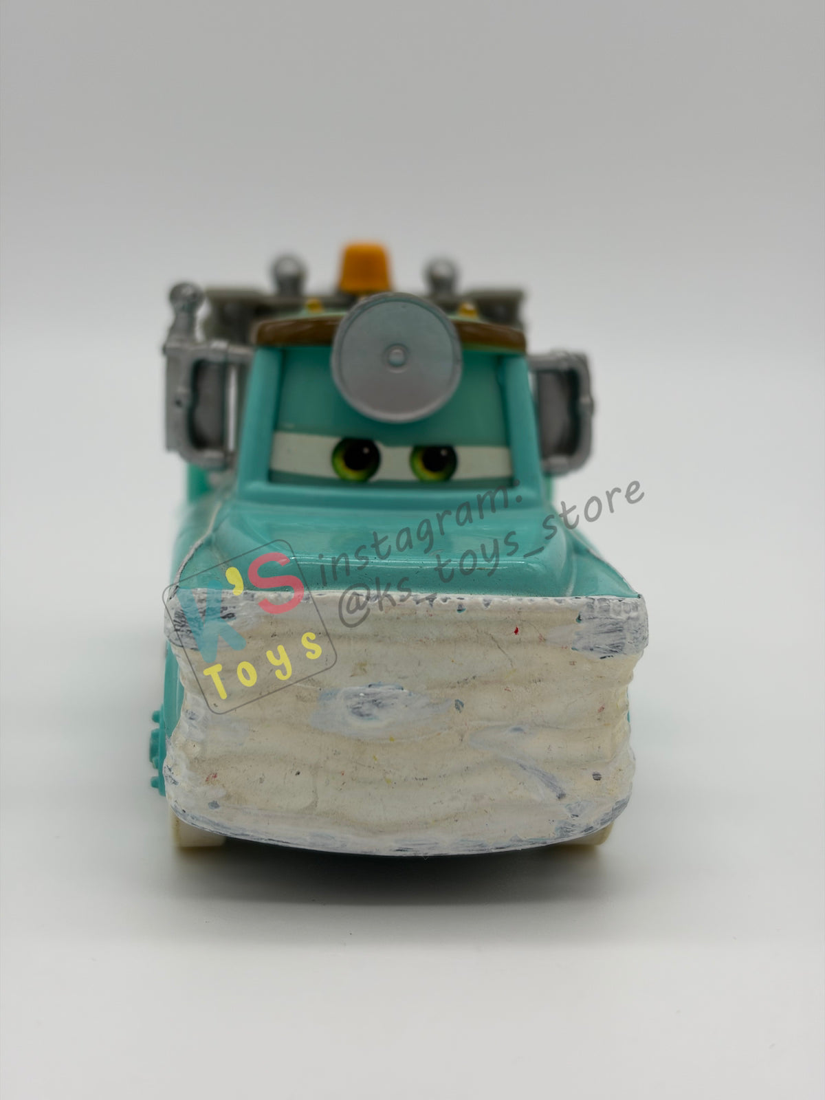 PRE-OWNED / LOOSE DISNEY PIXAR CARS - "DR MATER WITH MASK UP" RESCUE SQUAD MATER - GOOD CONDITION