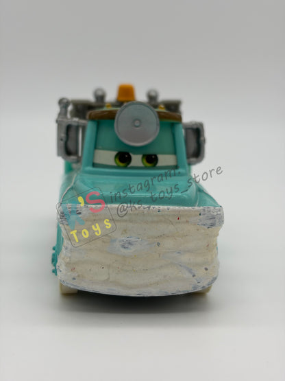 PRE-OWNED / LOOSE DISNEY PIXAR CARS - "DR MATER WITH MASK UP" RESCUE SQUAD MATER - GOOD CONDITION