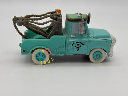 PRE-OWNED / LOOSE DISNEY PIXAR CARS - "DR MATER WITH MASK UP" RESCUE SQUAD MATER - GOOD CONDITION