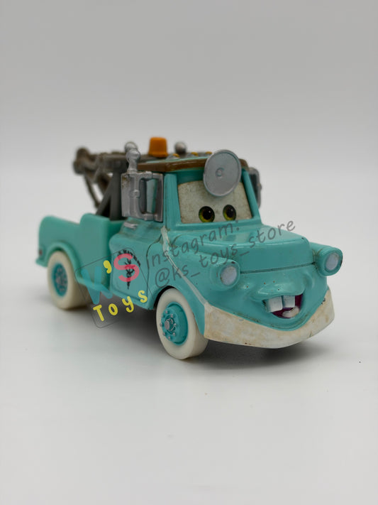 PRE-OWNED / LOOSE DISNEY PIXAR CARS - "DR MATER" RESCUE SQUAD MATER - GOOD CONDITION