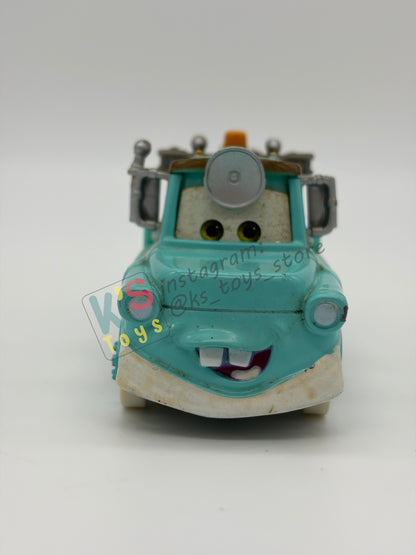 PRE-OWNED / LOOSE DISNEY PIXAR CARS - "DR MATER" RESCUE SQUAD MATER - GOOD CONDITION
