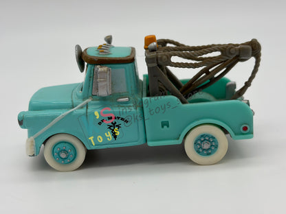 PRE-OWNED / LOOSE DISNEY PIXAR CARS - "DR MATER" RESCUE SQUAD MATER - GOOD CONDITION