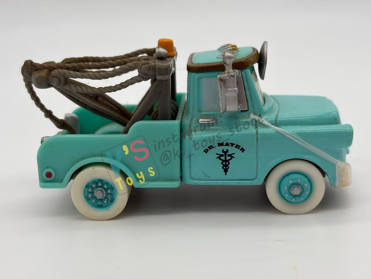 PRE-OWNED / LOOSE DISNEY PIXAR CARS - "DR MATER" RESCUE SQUAD MATER - GOOD CONDITION