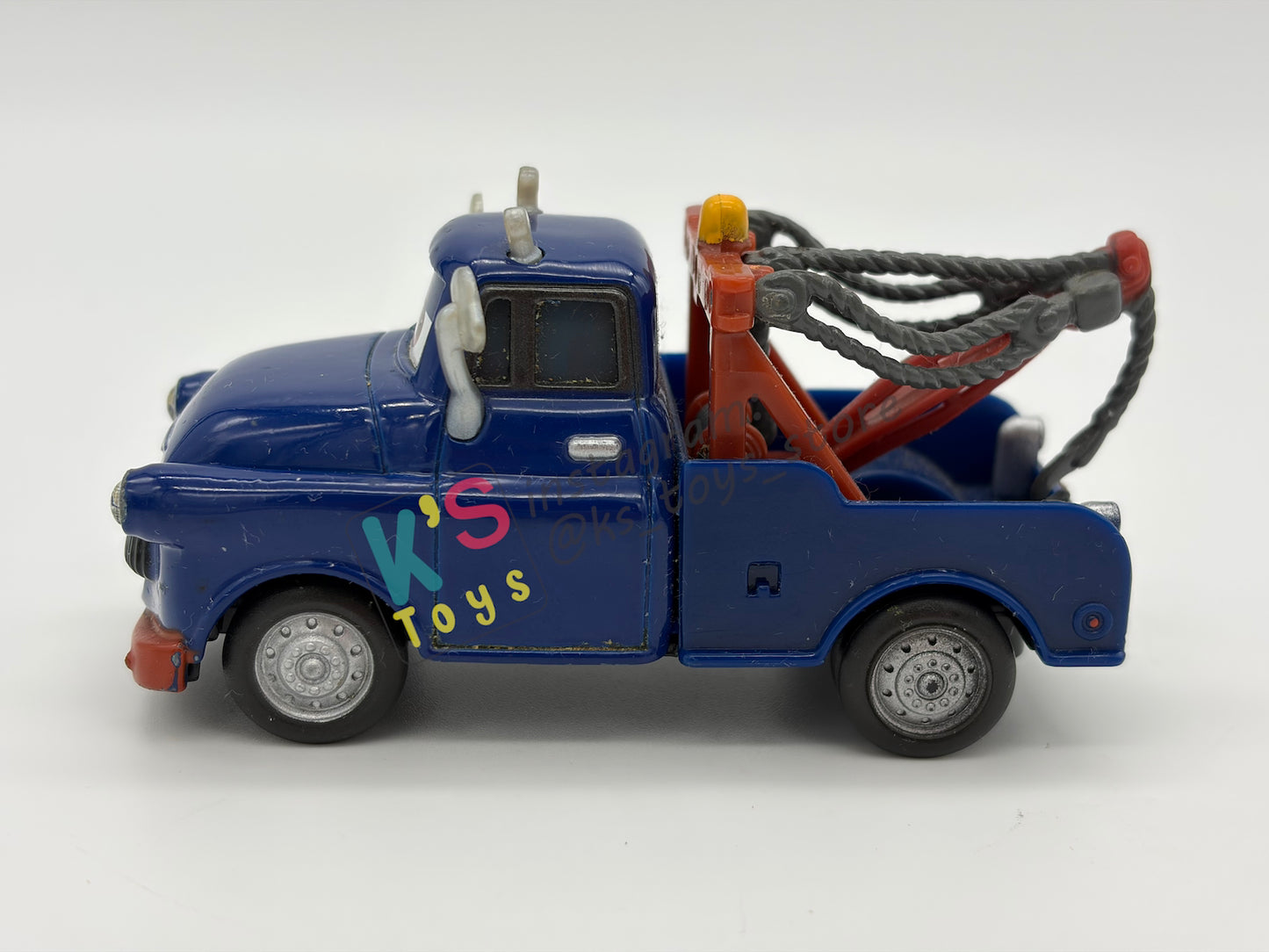 PRE-OWNED / LOOSE DISNEY PIXAR CARS - "IVAN" CARS 2 - GOOD CONDITION