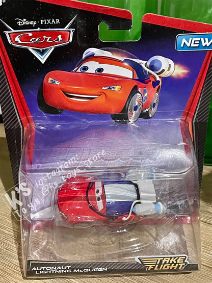 DELUXE DISNEY PIXAR CARS "AUTONAUT LIGHTNING MCQUEEN" - BNIP