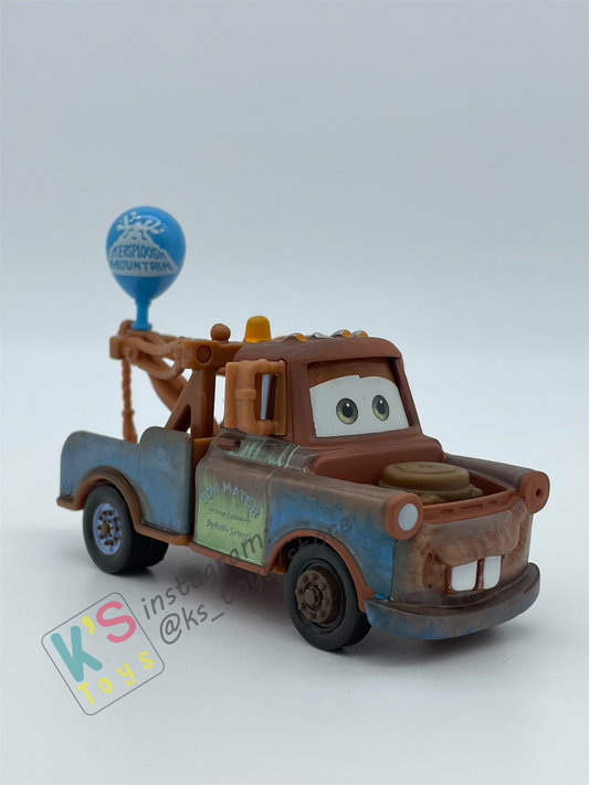 PRE-OWNED / LOOSE DISNEY PIXAR CARS - "MATER WITH BALLOON" - CARS 2 95 RETURNS SERIES - DISPLAYED CONDITION