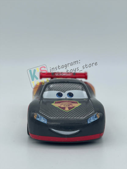 PRE-OWNED / LOOSE DISNEY PIXAR CARS BY MATTEL - "CARBON RACERS LIGHTNING MCQUEEN" - CARBON RACERS SERIES - PLAYED WITH GOOD CONDITION - READ DESCRIPTION!!!!!!!!!!!