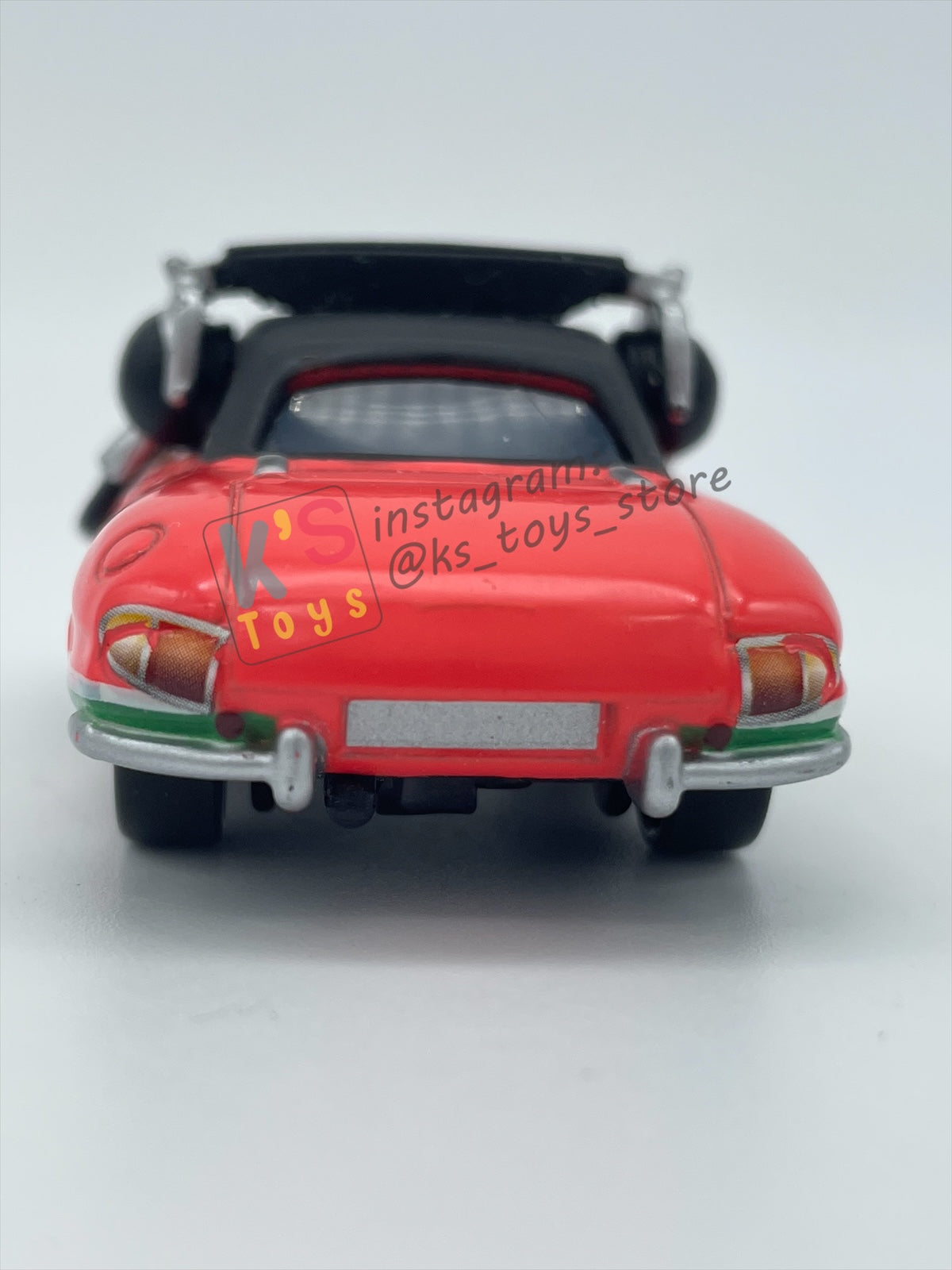 PRE-OWNED / LOOSE DISNEY PIXAR CARS - "GIUSEPPE MOTOROSI (Francesco Bernoulli Crew Chief)" CARS 2 SERIES - MINT / NEAR MINT CONDITION - READ DESCRIPTION!!!!!!!!!!