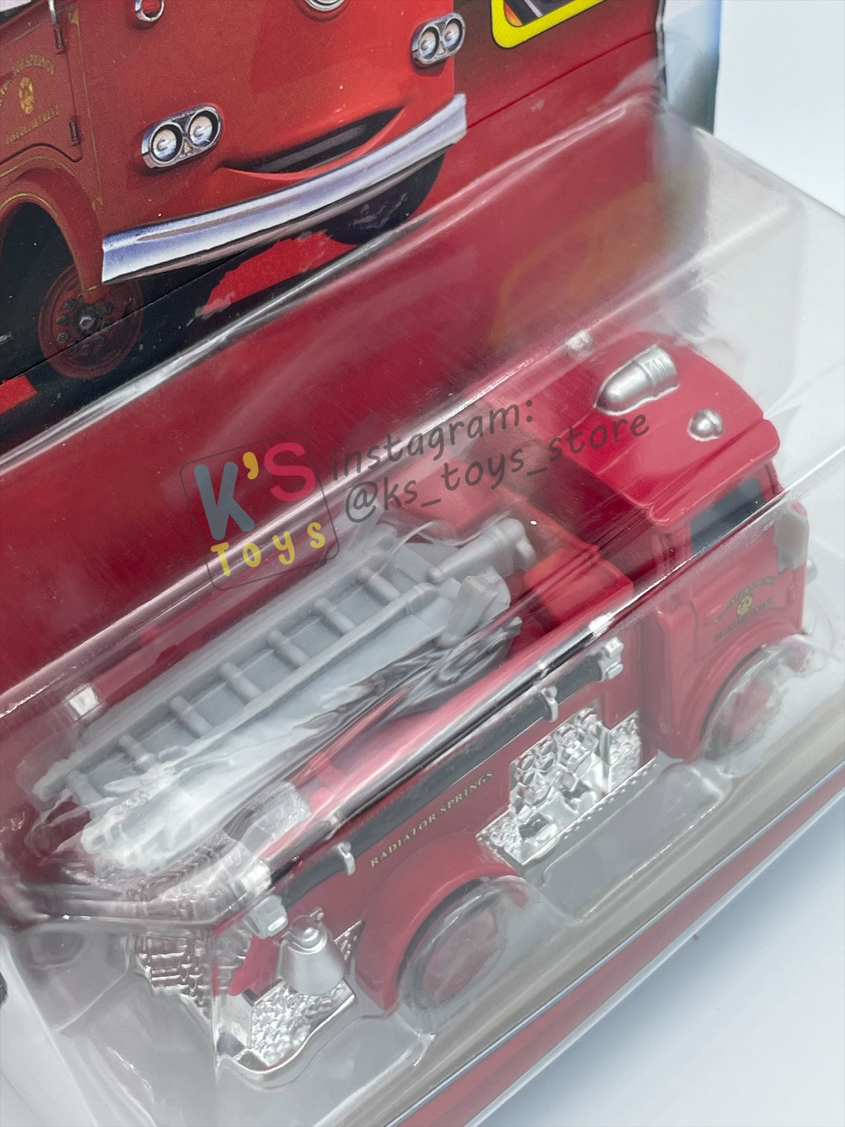DELUXE DISNEY PIXAR CARS "RED (CARS 2 VARIANT)" #95 RETURNS SERIES - BNIP