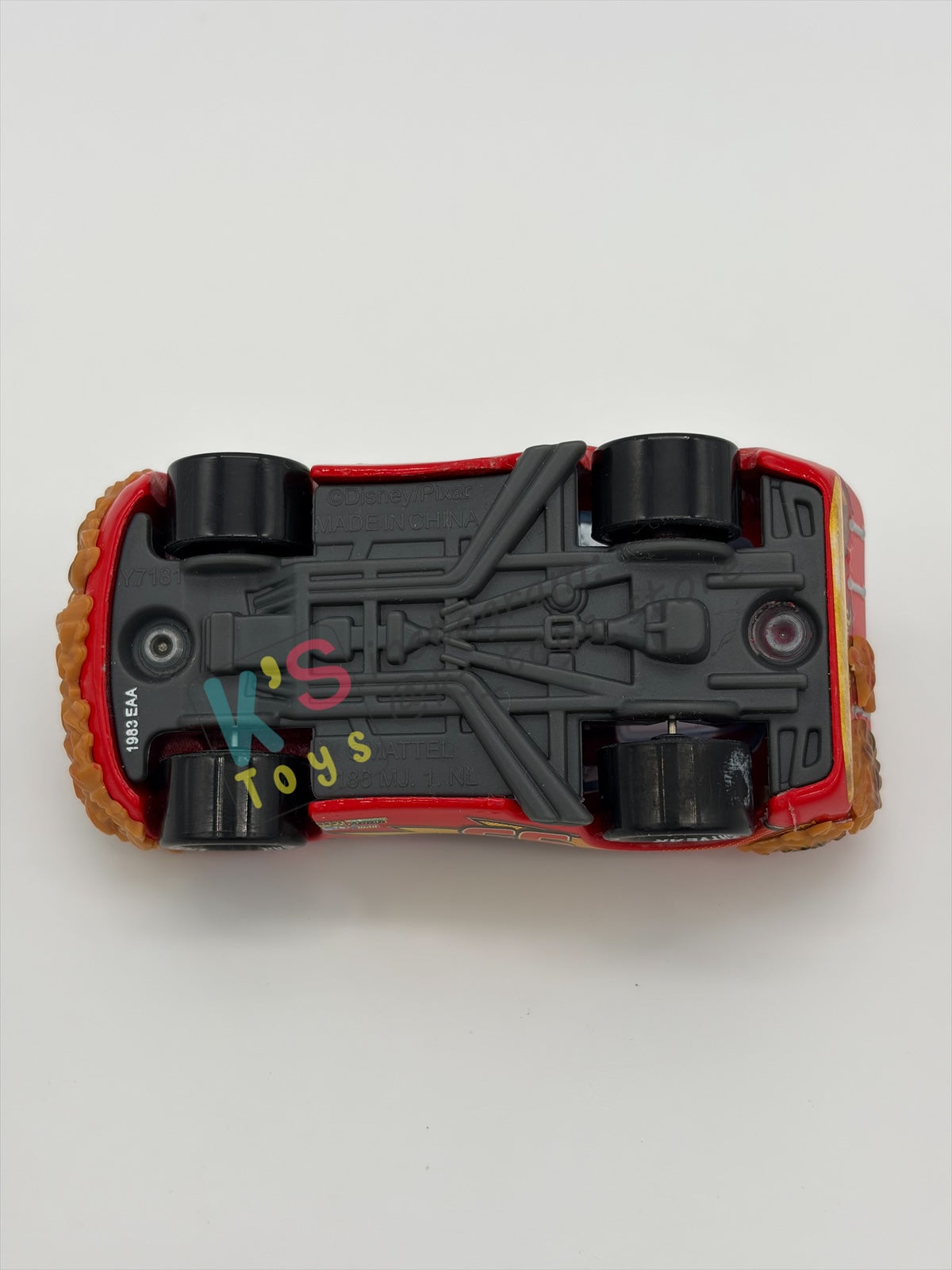 PRE-OWNED / LOOSE DISNEY PIXAR CARS 1:55 BY MATTEL - "NATURE DRIVE LIGHTNING MCQUEEN" CARS LIGHTNING MCQUEEN SERIES - MINT CONDITION
