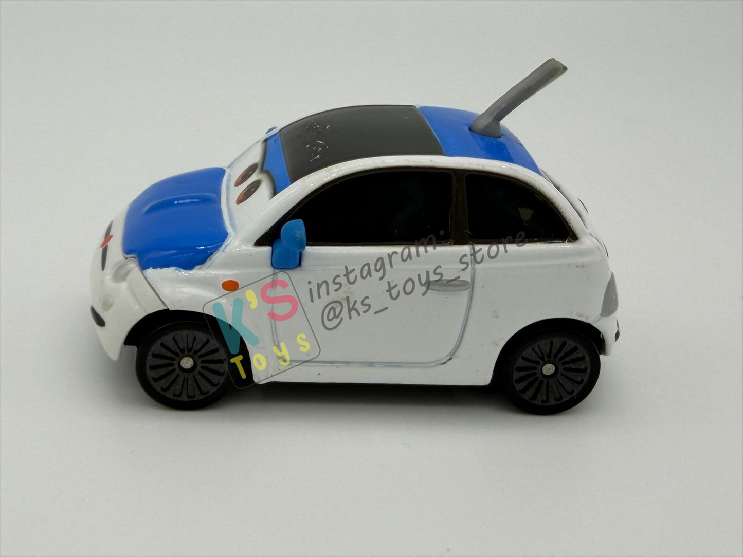 PRE-OWNED / LOOSE DISNEY PIXAR CARS BY MATTEL - "FRANK CLUTCHENSON" - CARS 2 RACE FAN SERIES - GOOD CONDITION - READ DESCRIPTION!!!!!!!!!!!
