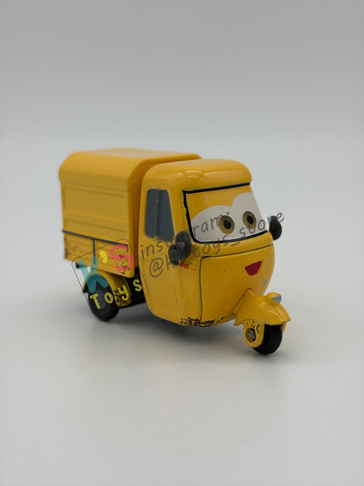 PRE-OWNED / LOOSE DISNEY PIXAR CARS BY MATTEL - "SAL MACHIANI" - CARS 2 SERIES - NEAR MINT CONDITION - READ DESCRIPTION!!!!!!!!!!!