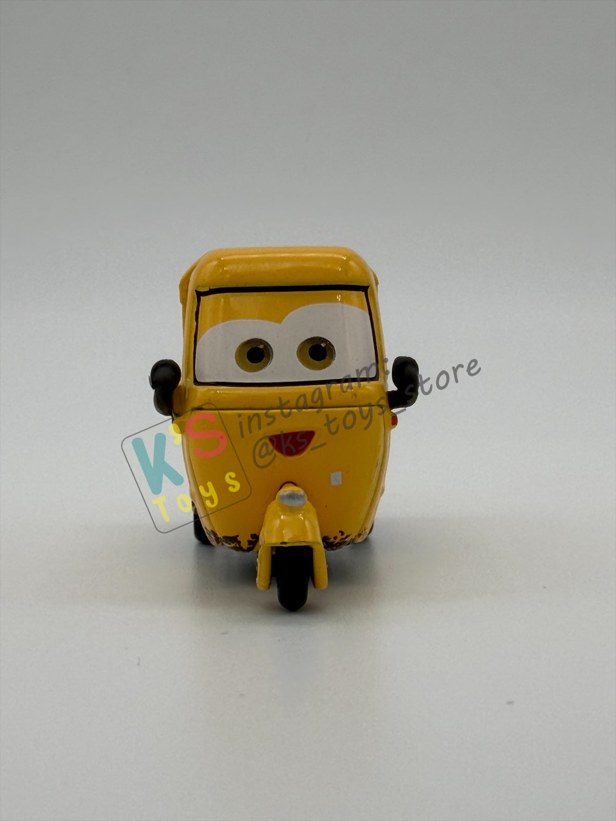 PRE-OWNED / LOOSE DISNEY PIXAR CARS BY MATTEL - "SAL MACHIANI" - CARS 2 SERIES - NEAR MINT CONDITION - READ DESCRIPTION!!!!!!!!!!!