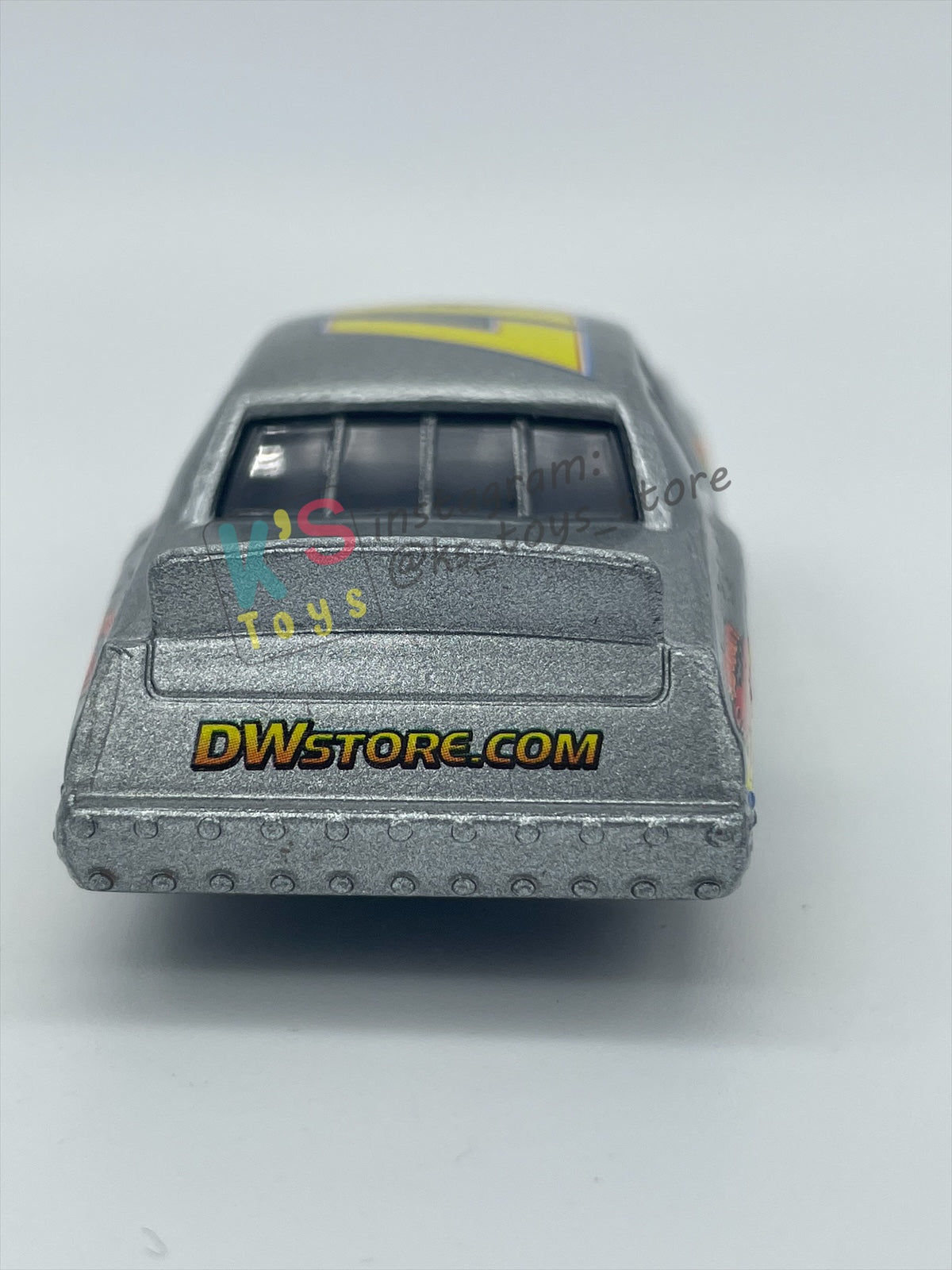 PRE-OWNED / LOOSE DISNEY PIXAR CARS - "DARRELL CARTRIP" CARS 2 SERIES - MINT / NEAR MINT CONDITION - READ DESCRIPTION!!!!!!!!!!