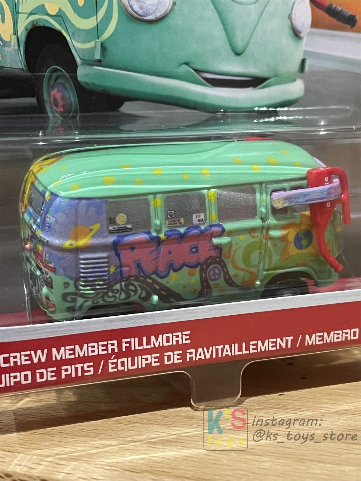 DISNEY PIXAR CARS BY MATTEL, PIT CREW MEMBER FILLMORE - METAL - BNIP