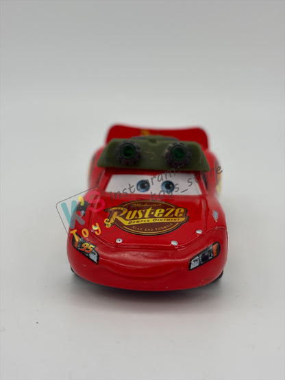 PRE-OWNED / LOOSE DISNEY PIXAR CARS - "NIGHT VISION LIGHTNING MCQUEEN" RACE ORAMA SERIES - PLAYED CONDITION