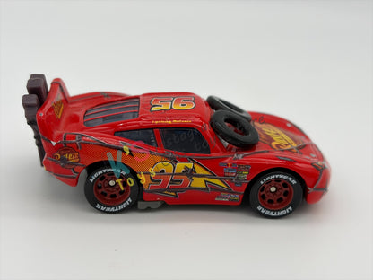 PRE-OWNED / LOOSE DISNEY PIXAR CARS - "SPINOUT LIGHTNING MCQUEEN" THE WORLD OF CARS SERIES - NEAR MINT CONDITION - READ DESCRIPTION!!!!!!
