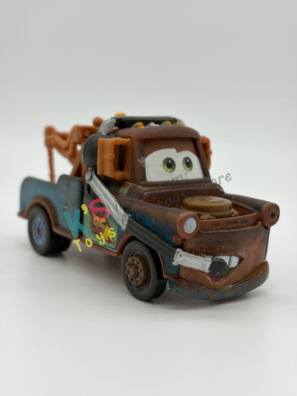 PRE-OWNED / LOOSE DISNEY PIXAR CARS BY MATTEL - "PIT CREW MATER / RACE TEAM MATER WITH HEADSET" - 95 PIT CREW SERIES - GOOD CONDITION - READ DESCRIPTION!!!!!!!!!!