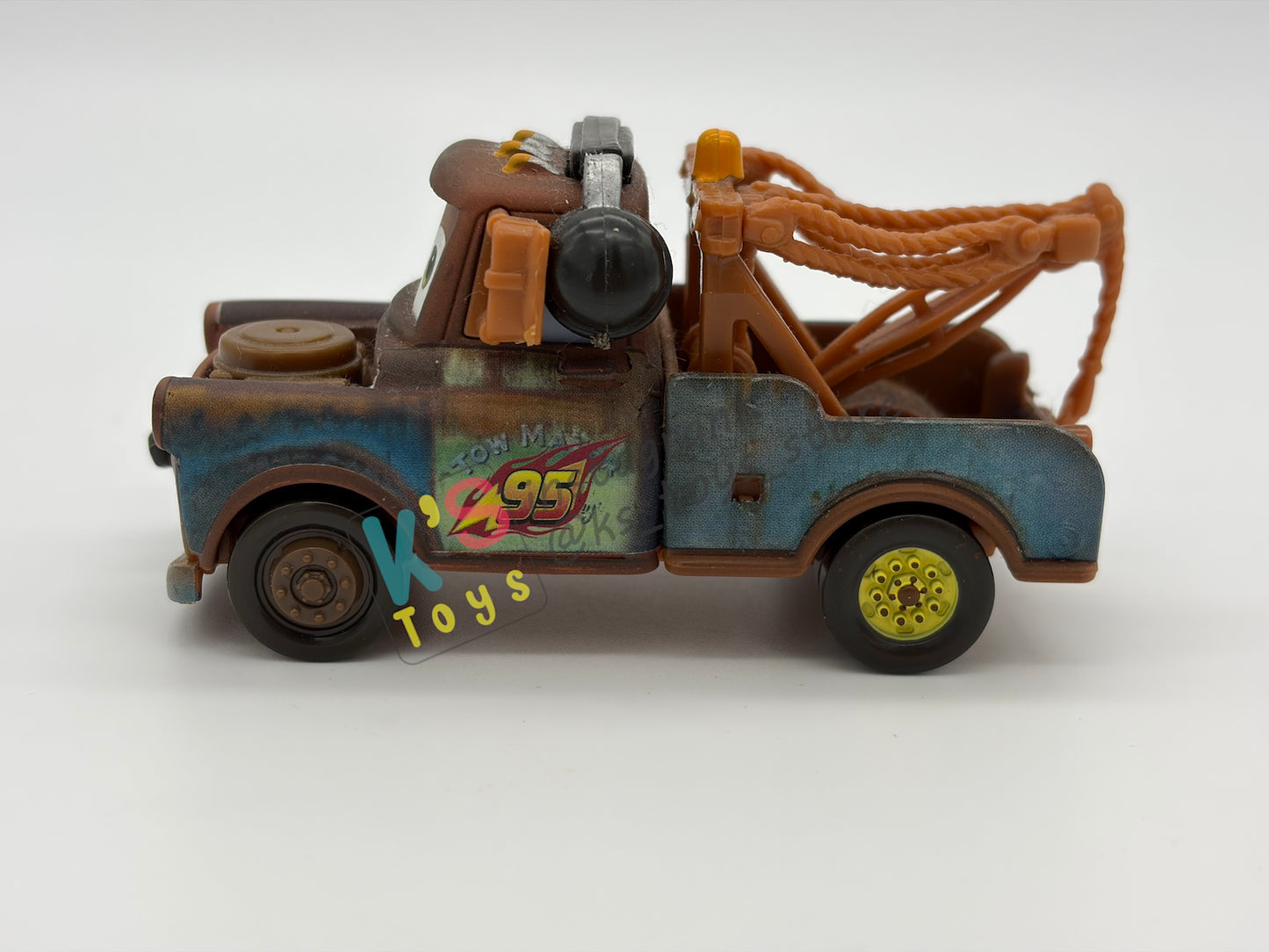 PRE-OWNED / LOOSE DISNEY PIXAR CARS BY MATTEL - "PIT CREW MATER / RACE TEAM MATER WITH HEADSET" - 95 PIT CREW SERIES - GOOD CONDITION - READ DESCRIPTION!!!!!!!!!!