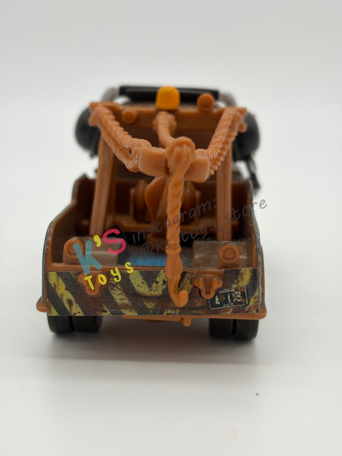 PRE-OWNED / LOOSE DISNEY PIXAR CARS BY MATTEL - "PIT CREW MATER / RACE TEAM MATER WITH HEADSET" - 95 PIT CREW SERIES - GOOD CONDITION - READ DESCRIPTION!!!!!!!!!!